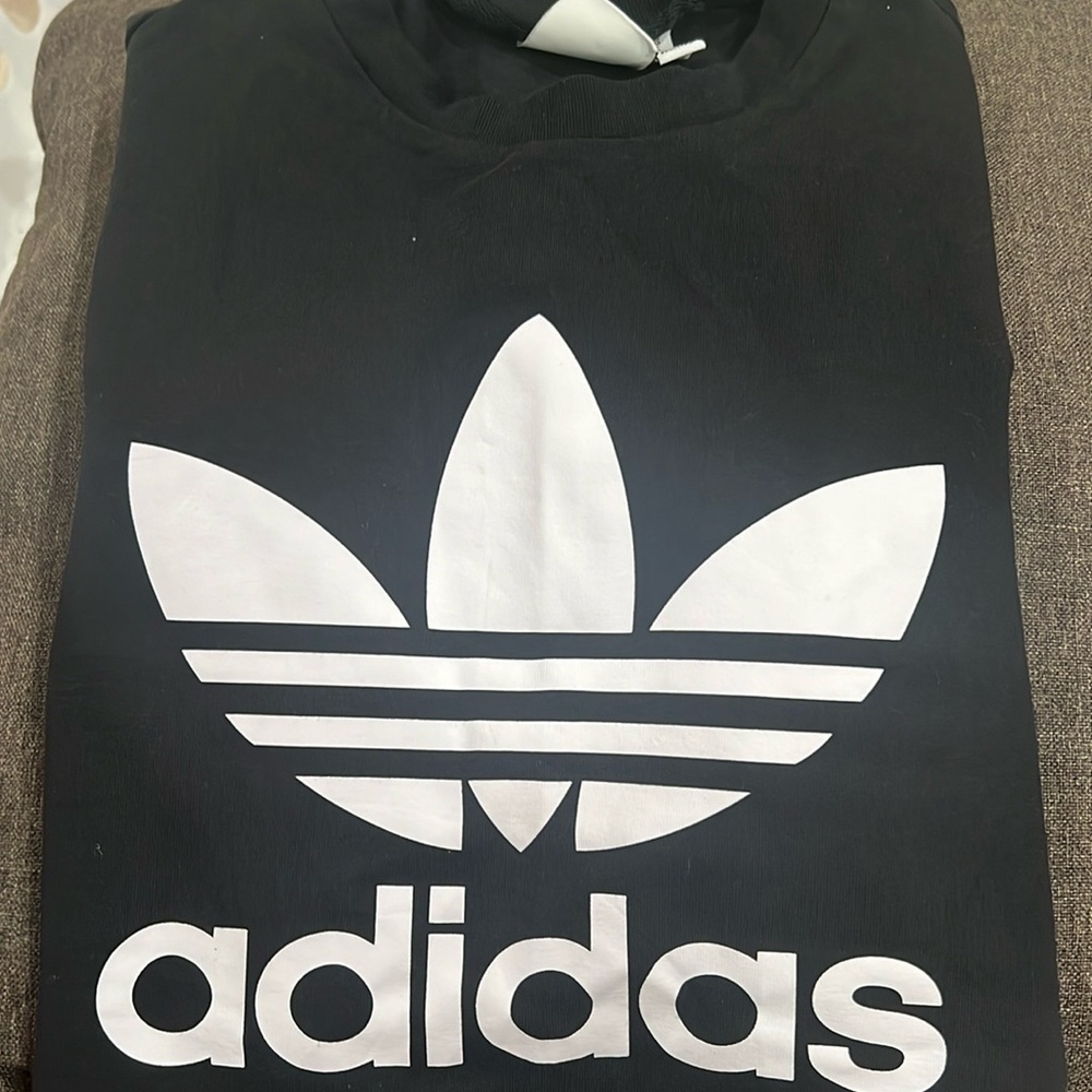 Adidas black top size (S) big boys